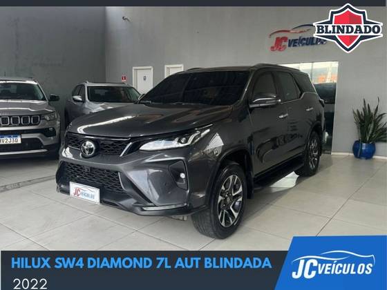 TOYOTA HILUX SW4 2.8 D-4D TURBO DIESEL DIAMOND 7L 4X4 AUTOMÁTICO TOYOTA HILUX SW4 2.8 D-4D TURBO DIESEL DIAMOND 7L 4X4 AUTOMÁTICO